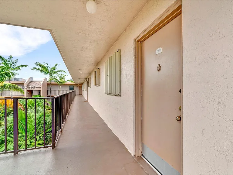 13020 SW 92nd Ave #A408 — Photo 18