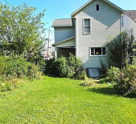 4th image of 213 Barron Ave