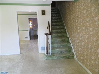 3rd image of 1909 Elm St