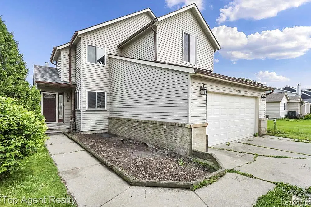 46080 Jefferson Ave photo 1