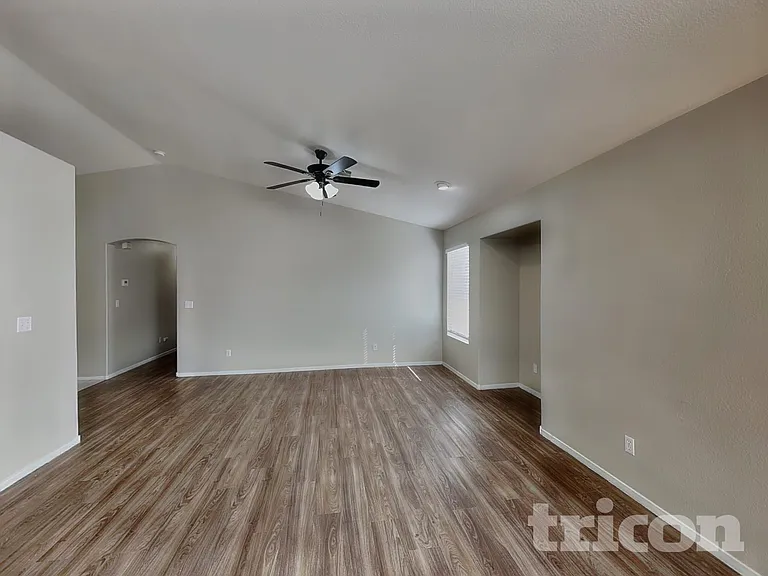 5044 Vista Del Rancho Way — Photo 3