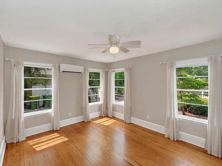1010 Virginia Dr — Photo 31