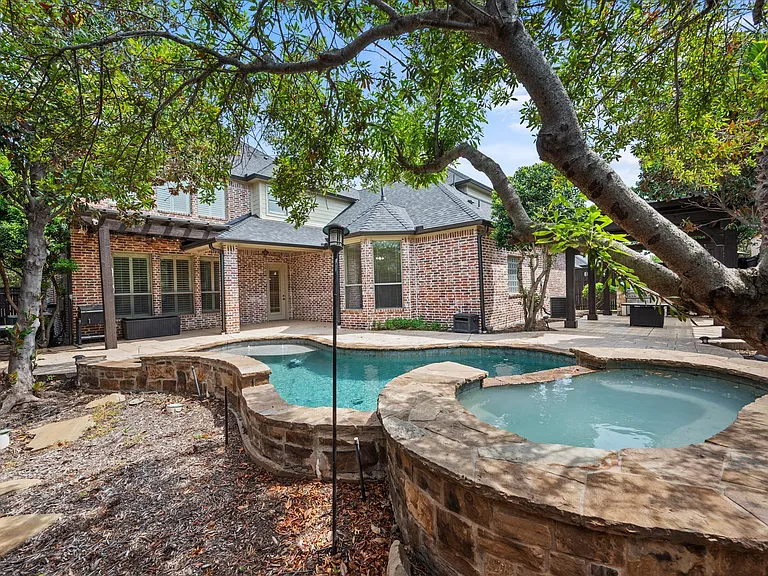 10941 Yorkshire Ln — Photo 43