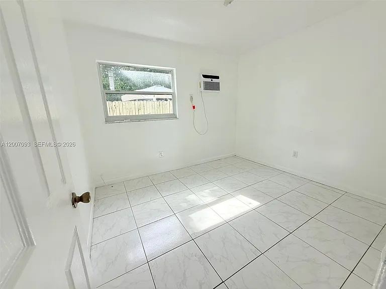 121 NE 80th Ter #4 — Photo 5