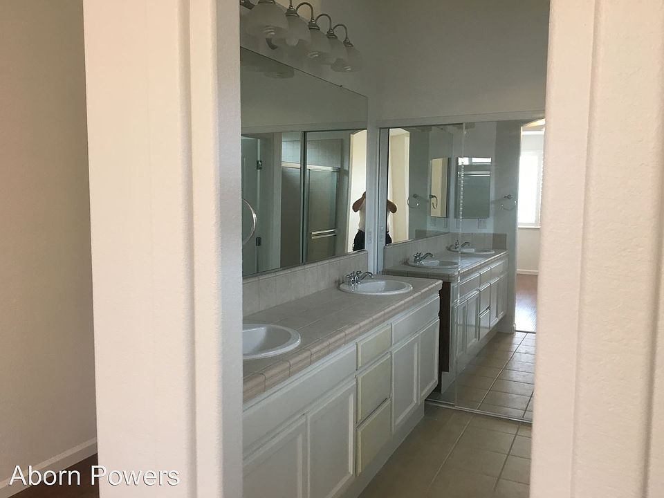 1st image of 296 Lone Spur Dr