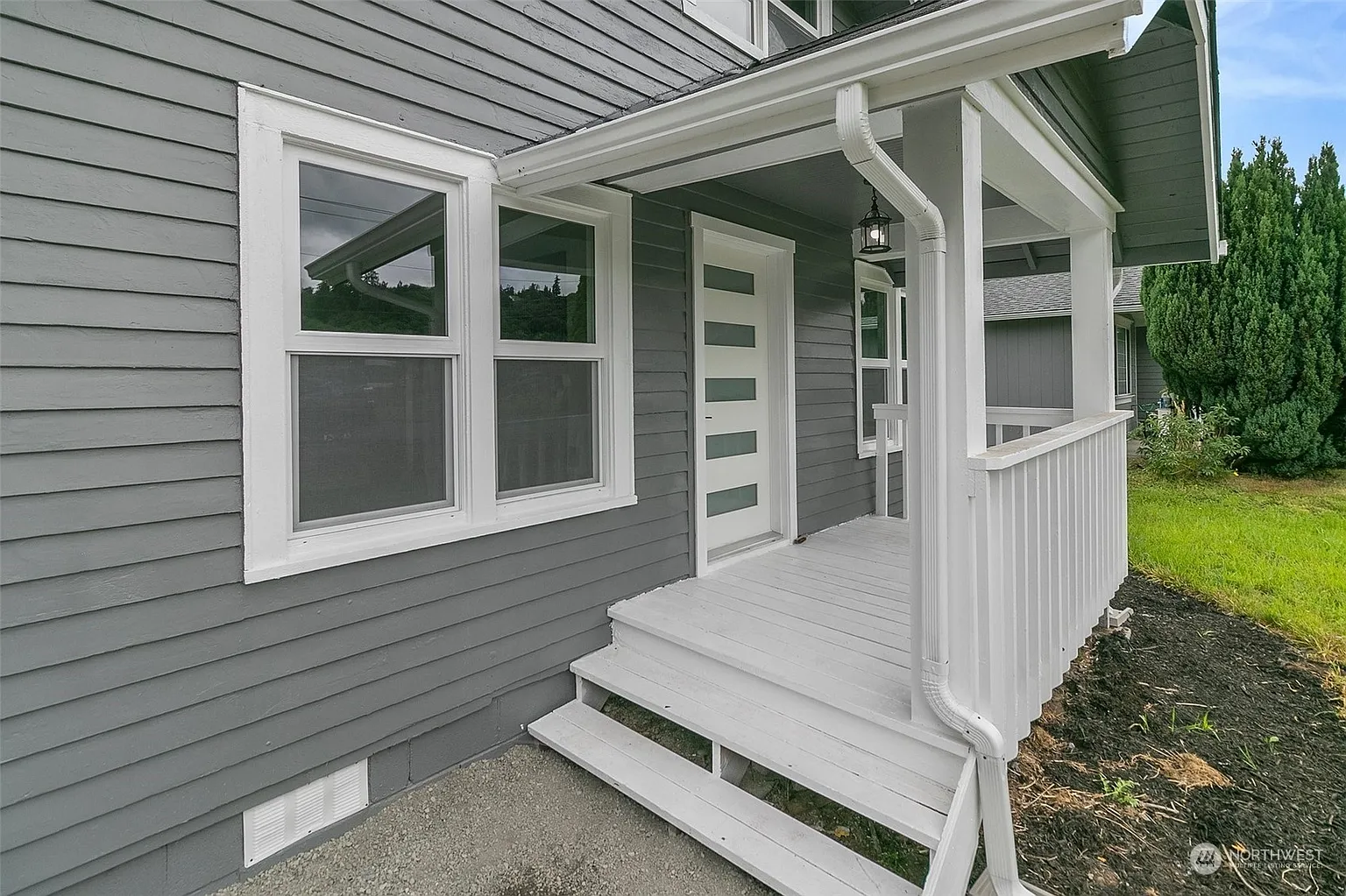 1036 Algona Boulevard N photo 1