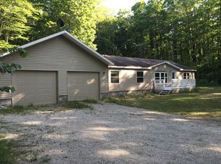 11113 Wilderness Trl, Vanderbilt, MI 49795