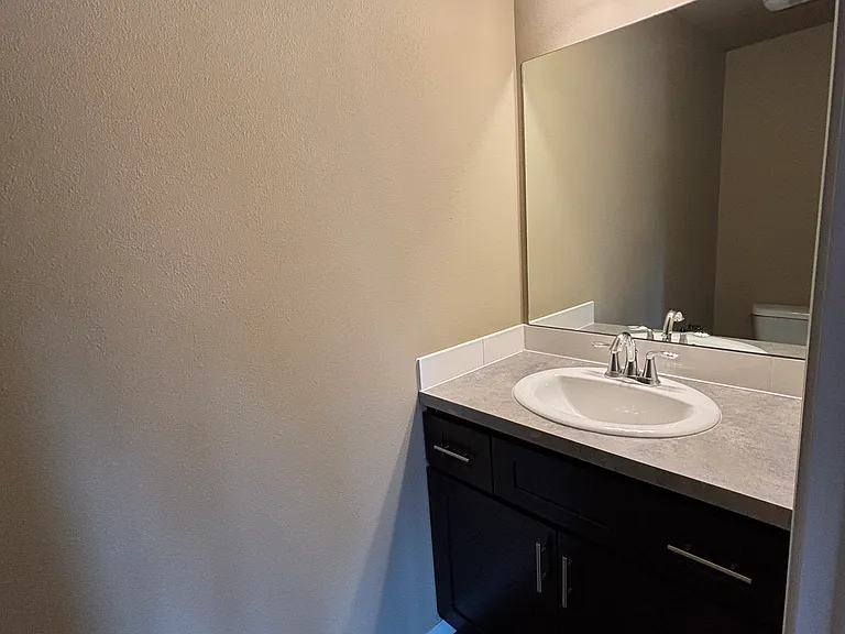 633 Hansen St SE #A — Photo 29
