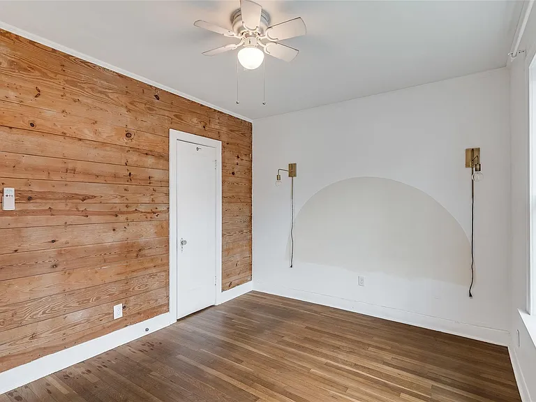 4716 Avenue G — Photo 13