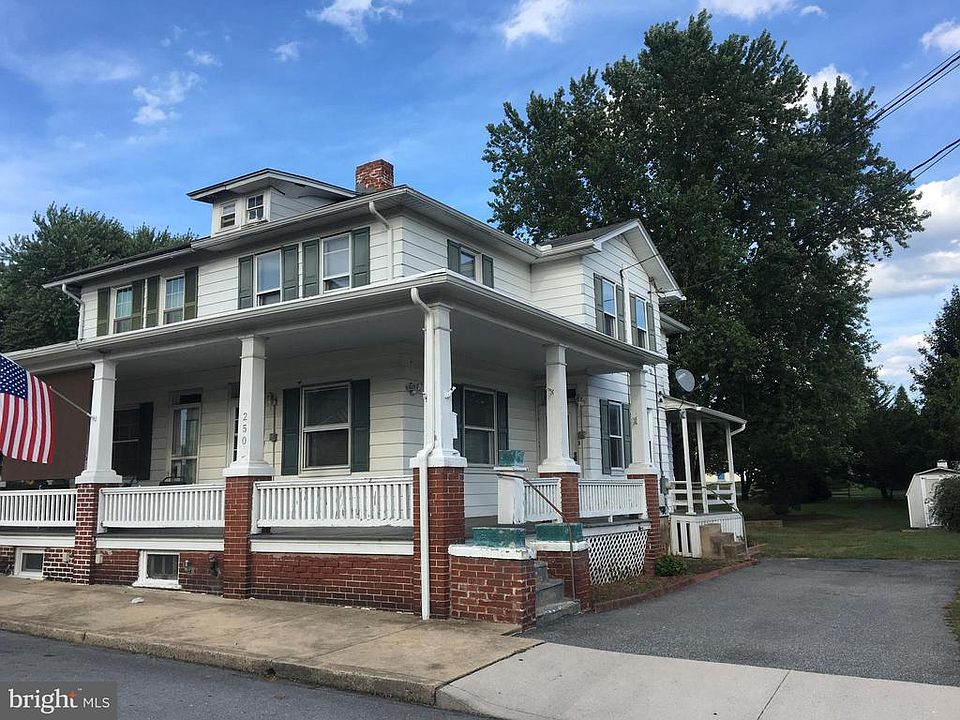 1st image of 250 N Pine St