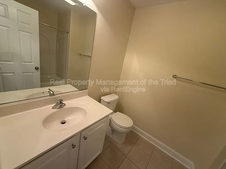 103 Southlake Ct — Photo 14