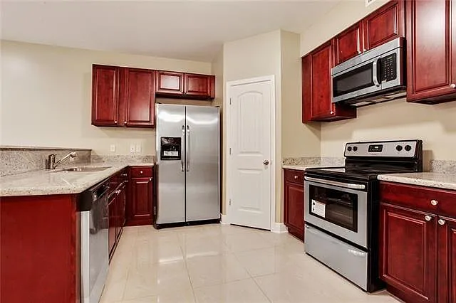 3 bed, 2.0 bath, 1040 sqft, $1,550 — Photo 4