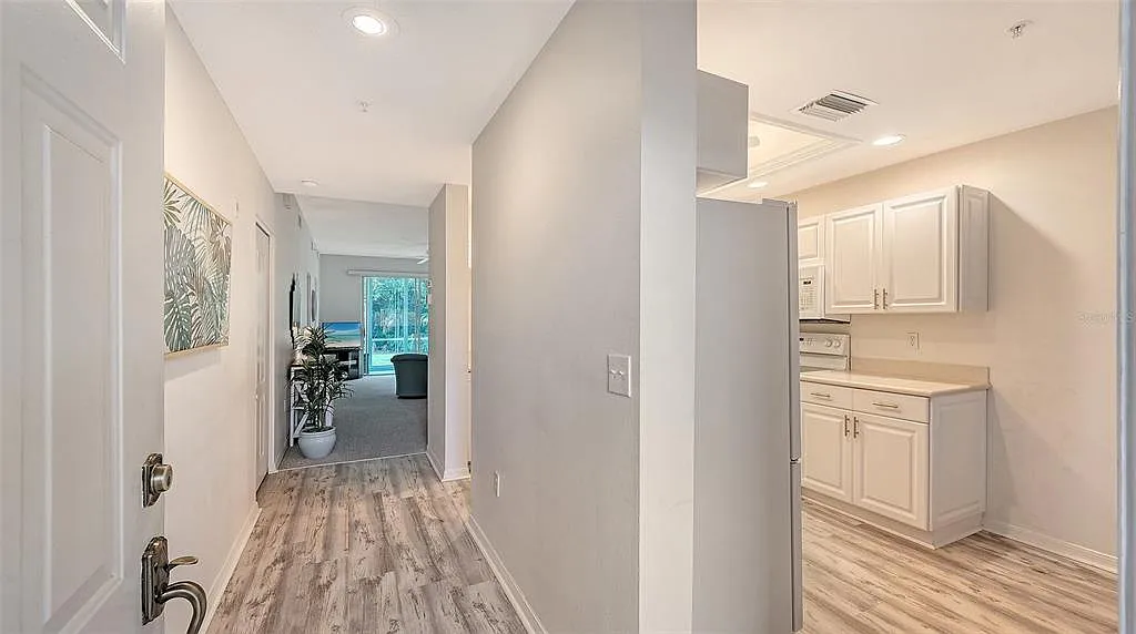 Building Photo - 8750 Olde Hickory Ave #9109