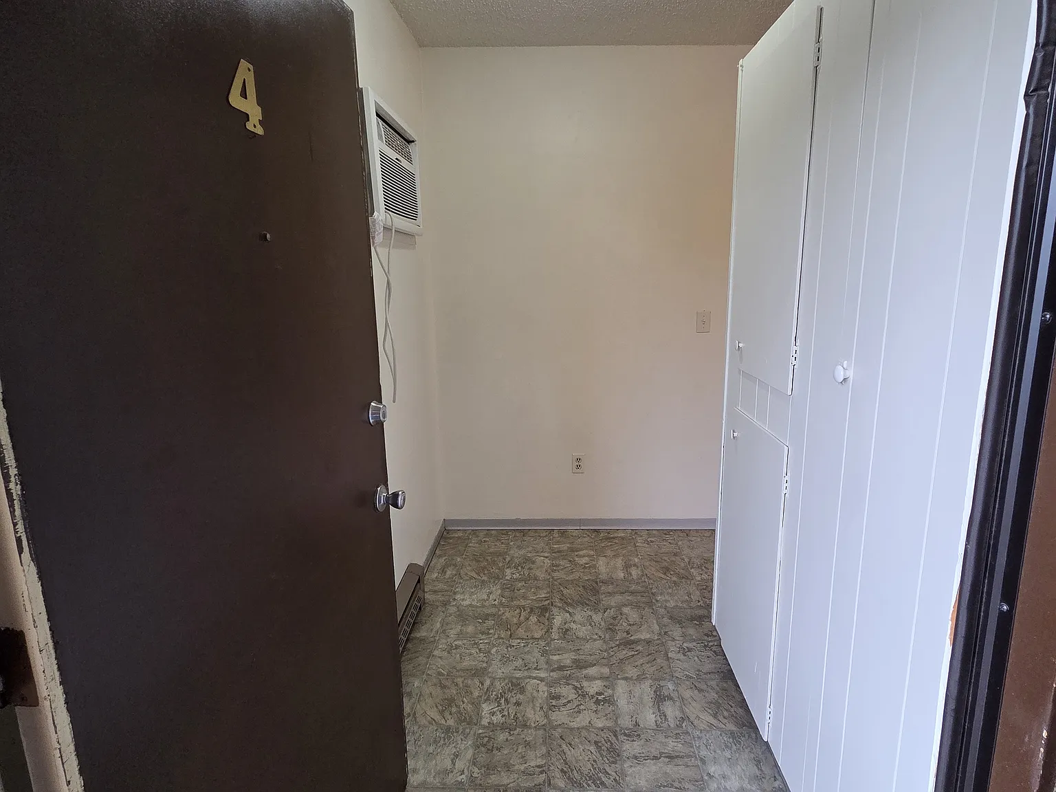 2 bed, 860 sqft, $1,125 — Photo 2