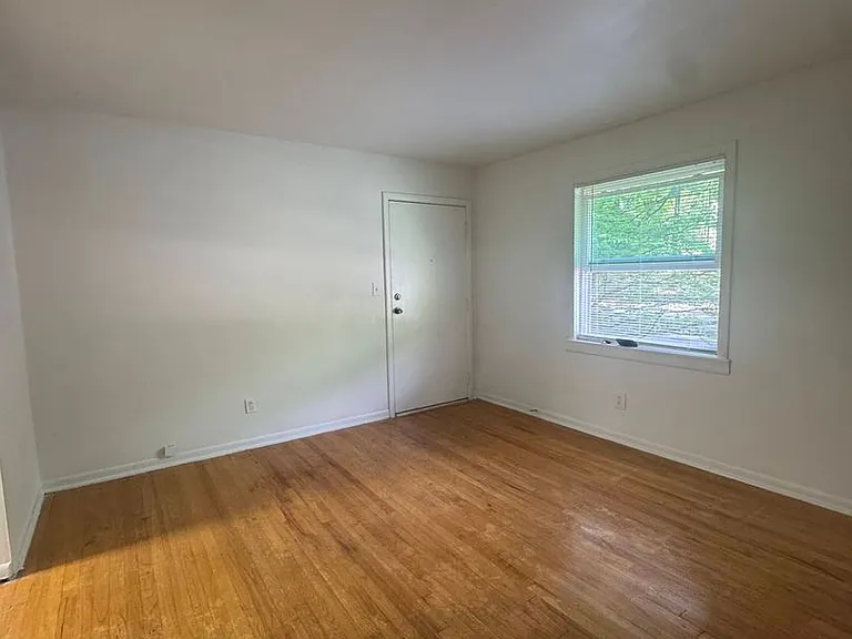 351 Hillcrest — Photo 26