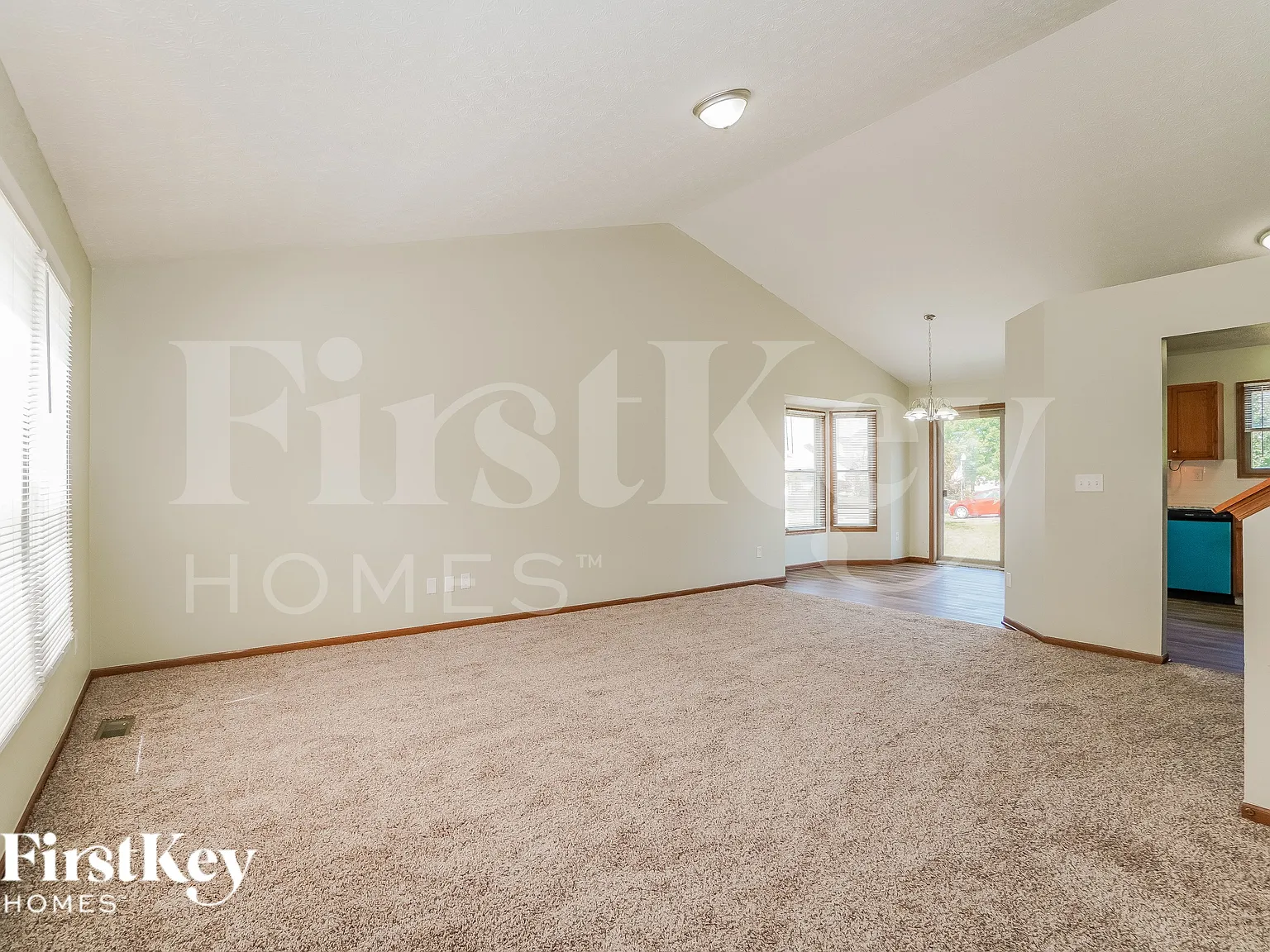3 bed, 2.5 bath, 1572 sqft, $2,510 — Photo 3