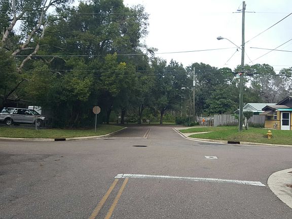 5th image of 2750 Darrow St