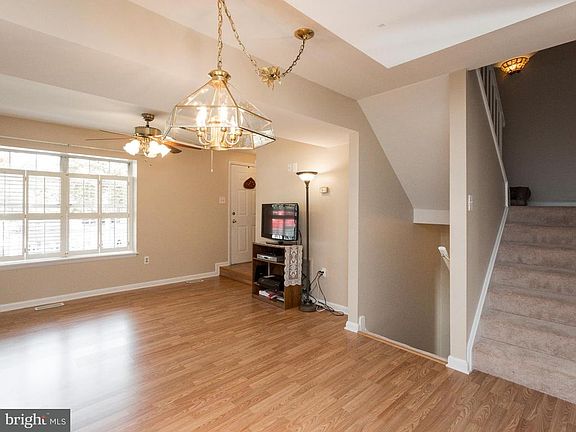 4th image of 15114 Catalpa Ct