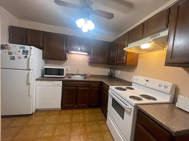 613 Center St — Photo 47