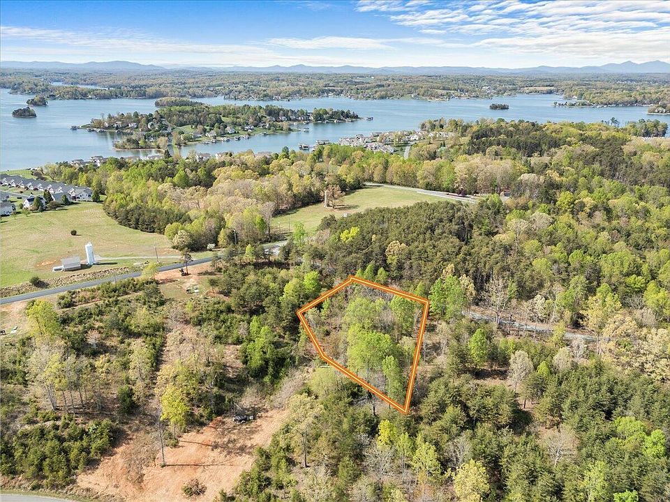 1st image of 1 Lakestone Rd
