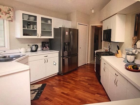 4th image of 1955 Eagle Pointe #715