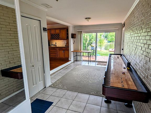 4th image of 9496 Thames Blvd