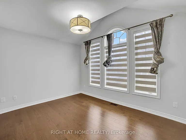 288 Raymond Rd — Photo 32