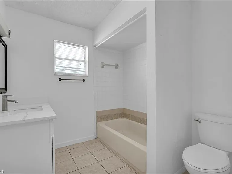 421 SE 24th Ave — Photo 10