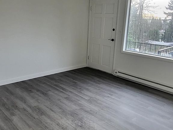 5th image of 912 Glennwood Ave NE #1