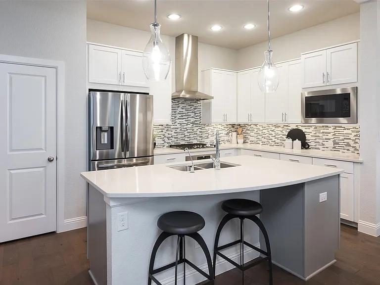 1115 Manacor Ln — Photo 14