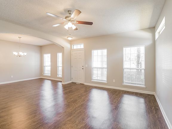 4th image of 8413 Staplehurst Dr W