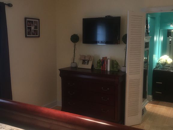 3rd image of 840 Malabu Dr APT 107