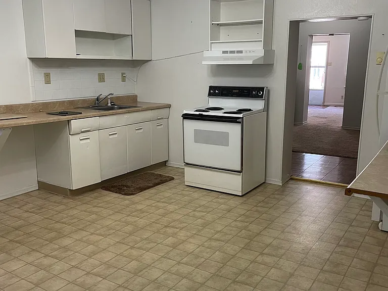 413 Stafford St — Photo 9