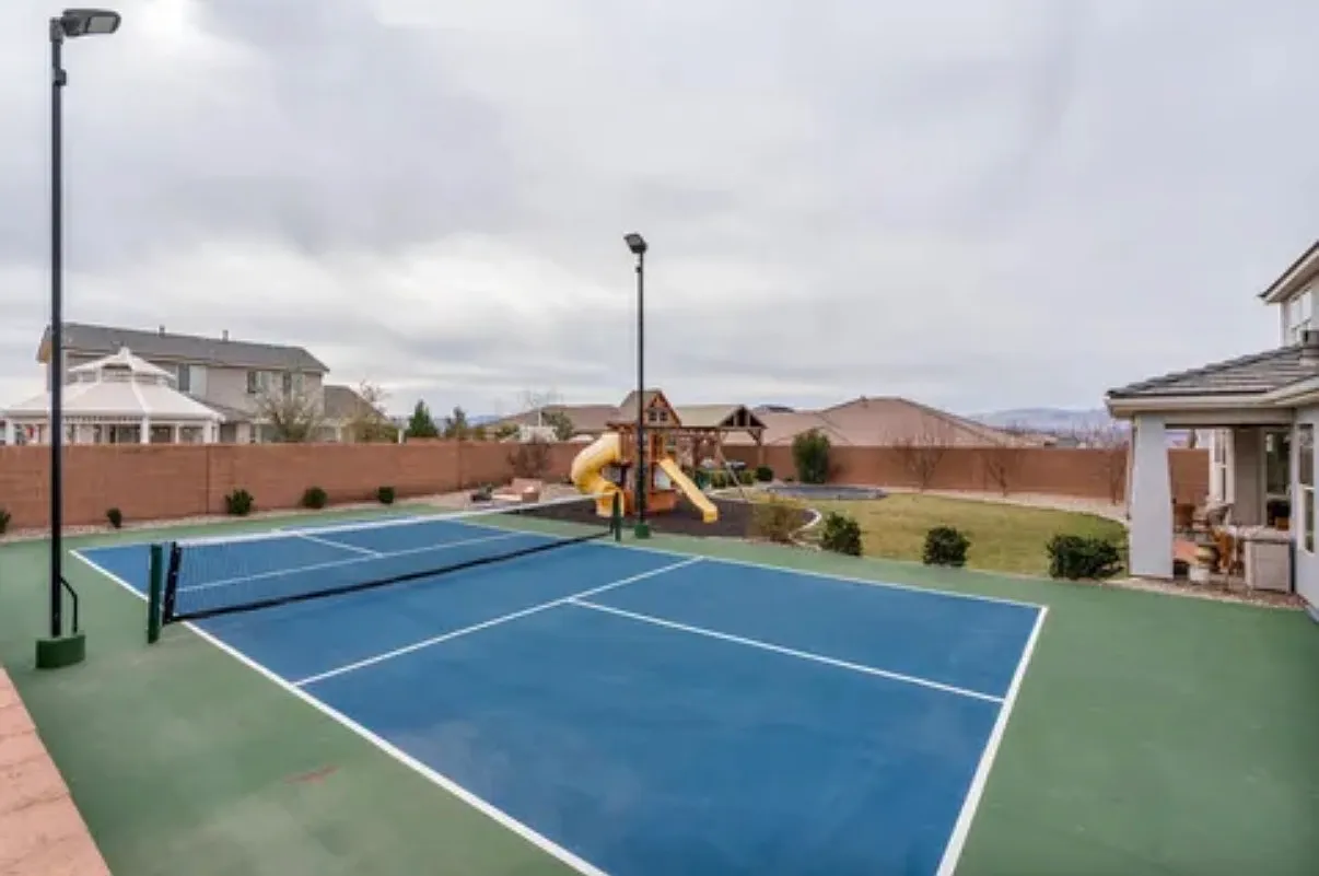 5 bed, 3915 sqft, $4,500 — Photo 3