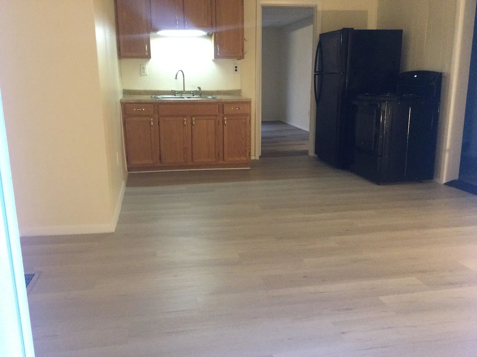 1 bed, 900 sqft, $1,035 — Photo 2
