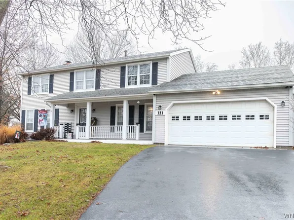 121 W Bend Dr, Rochester, NY 14612