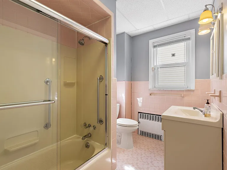 520 Schuyler Ave #2 — Photo 5