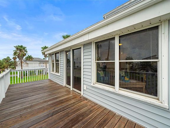 4th image of 13618 Pirates Beach Blvd