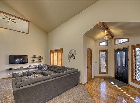 3rd image of 5219 NW Bluff Dr