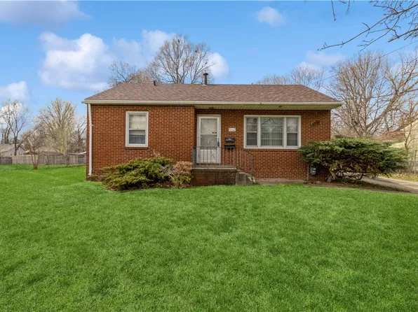 1714 E 29th St, Des Moines, IA 50317