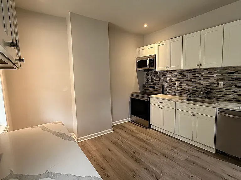 416 Franklin St — Photo 14