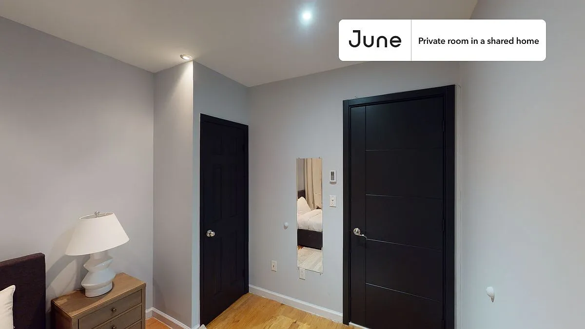 Twin bedroom in 4 bed/2 bath home in Upper West Side #761 B — Photo 2