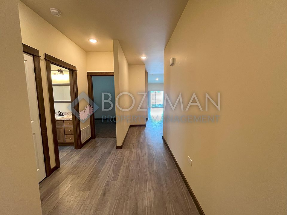 1st image of 2605 Meriwether Dr S #1