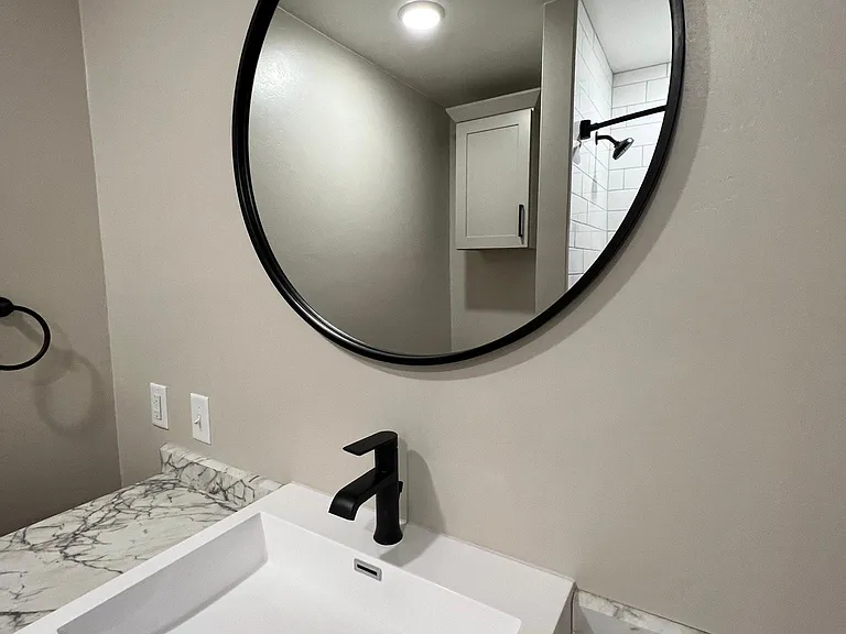 802 W Evelyn St — Photo 24