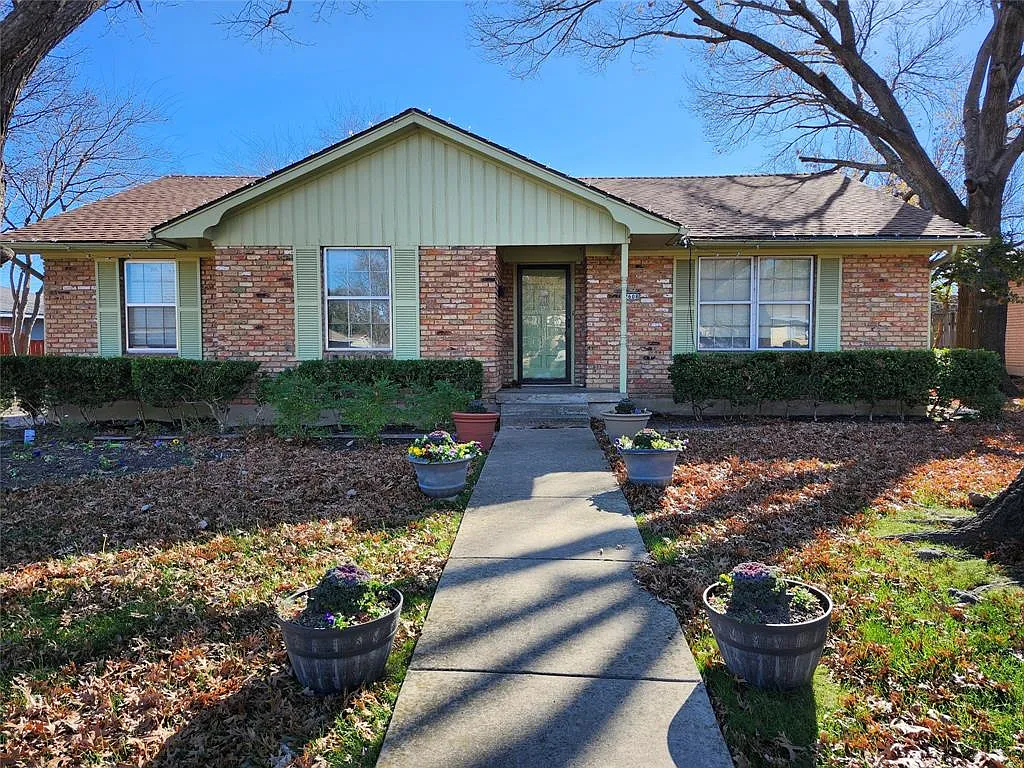 Building Photo - 2608 Meandering Way #2608