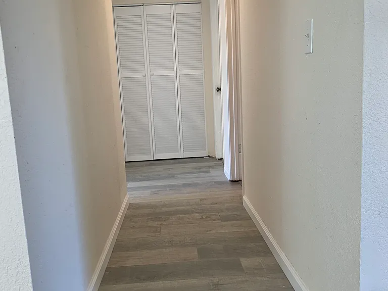 11 Greensboro Ct — Photo 6