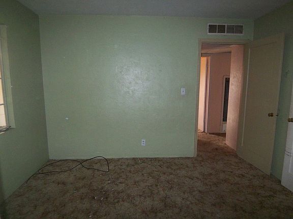 4th image of 223 W Dakota Ave