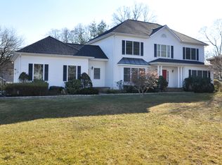 6 Nina Ln, White Plains, NY 10605
