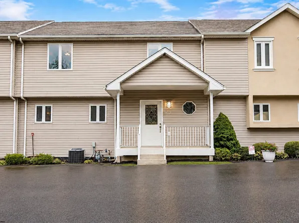 302 Pierpont Heights Dr, Morgantown, WV 26508