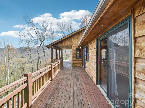 1426 Setzer Cove Rd, Maggie Valley, NC 28751